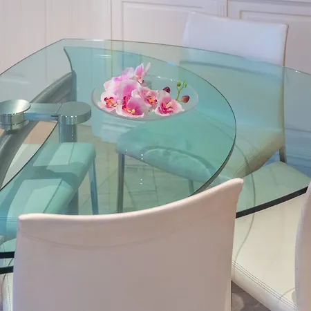 Apartment Secret Luxury Retreat In The Heart Of The Ghetto By Houseeds