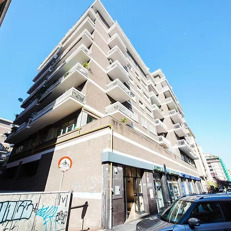 Domus Trevi Garbatella Guest house *