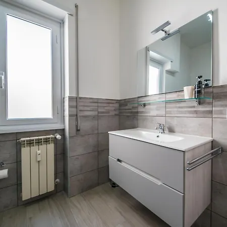 Domus Trevi Garbatella Guest house
