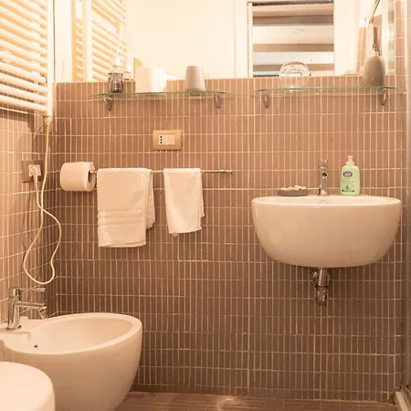Homehouse Serpenti - Colosseum - Rione Monti Rome