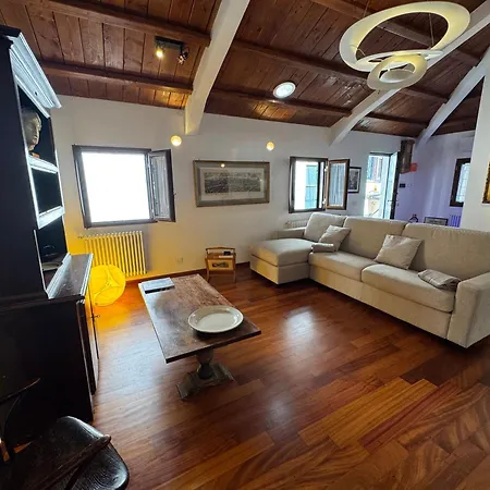 Domus Colosseum, Detached House Just Few Steps From The Colosseum シャレー