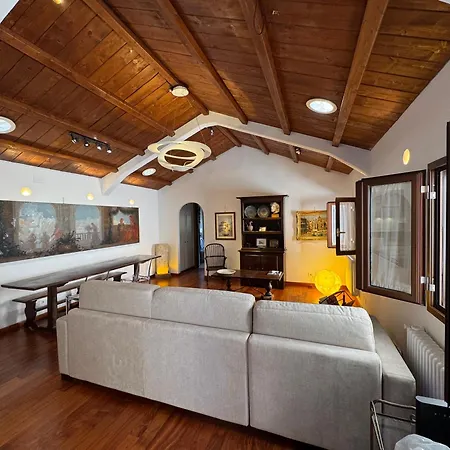 Domus Colosseum, Detached House Just Few Steps From The Colosseum シャレー ローマ