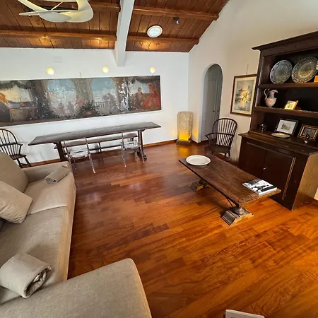 Domus Colosseum, Detached House Just Few Steps From The Colosseum シャレー ローマ