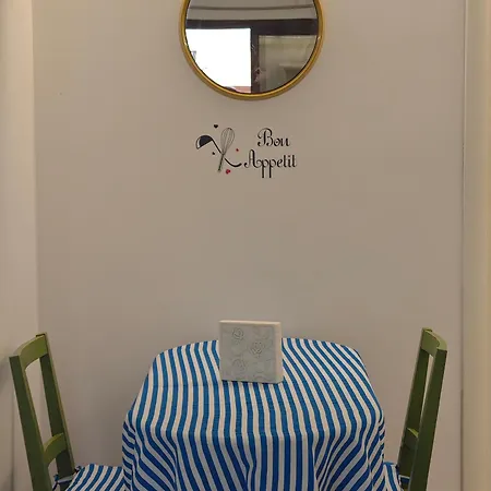 Clara's Con Ingresso Indipendente Apartment *