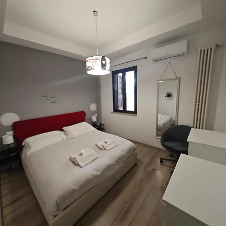 Clara's Con Ingresso Indipendente Rome