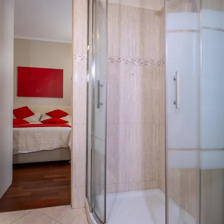 Trevi Fountain Big Apartment