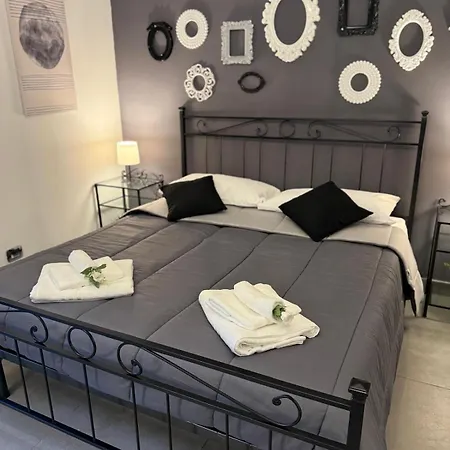 Apartment Black Lotus Rome