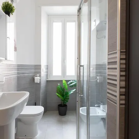 Apartment Dream House Re Di - 50mt To Metro Station, Position, 4pax, 2bdr