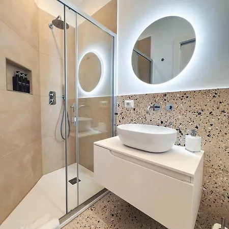 Apartment Carlo Alberto Rome