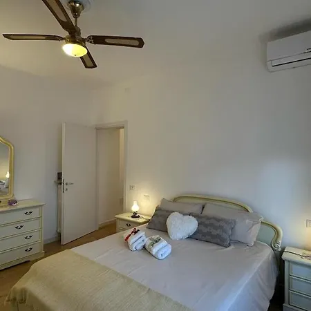 Apartment Sophia Luxury Confortevole E In Ottima Posizione