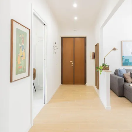Caracciolo Vatican Apartment *