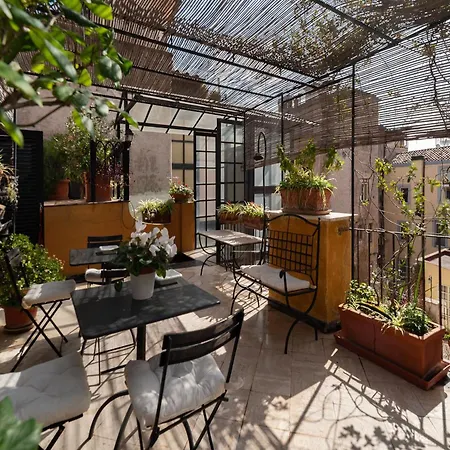Homestay Orange With Bathroom And Shared Terrace