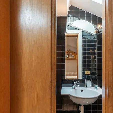 Orange With Bathroom And Shared Terrace * Rome