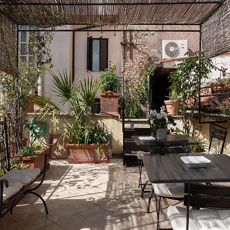 Homestay Orange With Bathroom And Shared Terrace *