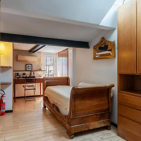 Homestay Orange With Bathroom And Shared Terrace Rome