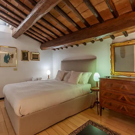 Orange With Bathroom And Shared Terrace Rome
