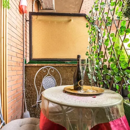 St Peter Vatican- Stylish Apartment, Apartment Rome