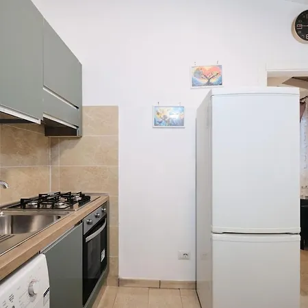 5 Cozy Pigneto Apt, Wifi & Ac Apartment Rome