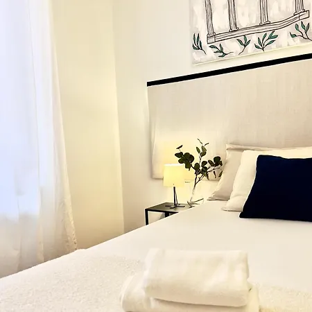 Appia Antica Apartment, Subway, Near Colosseum, Design & Comfort, Balcony Appartamento Roma