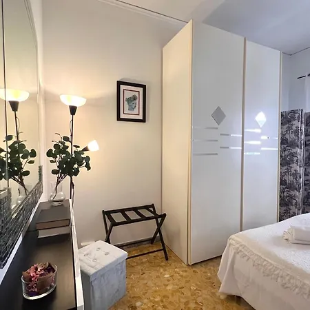 Appia Antica Apartment, Subway, Near Colosseum, Design & Comfort, Balcony Appartamento Roma
