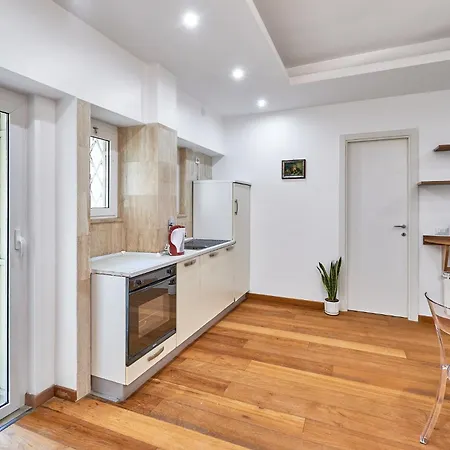 2nd Level Apartment *