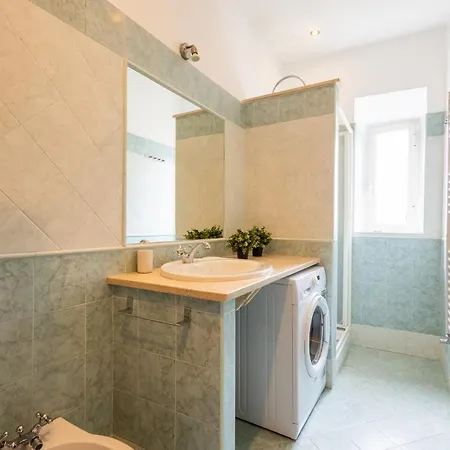 Iflat Spanish Steps Elegant & Spacious Apartment