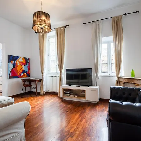 Iflat Spanish Steps Elegant & Spacious *