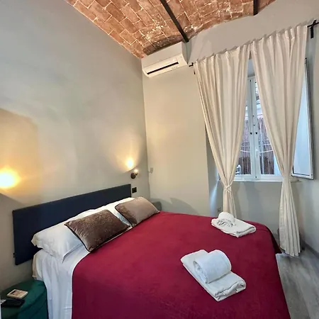 Holidays Hostel *