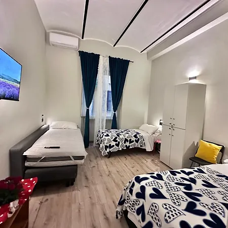 Holidays Hostel *