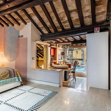 Altiora - Luxury Loft In Trastevere, شقة روما