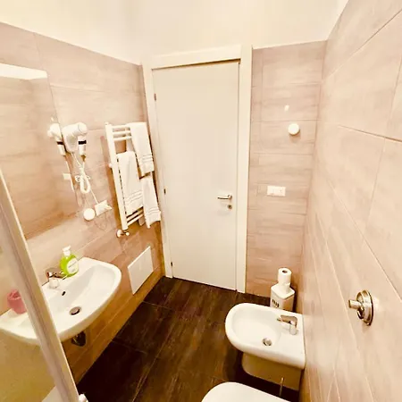 Apartment La Dimora Di Sara A 10 Minuti Da Termini Rome