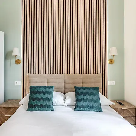 3 Minutes Walk From Termini Station With Temple View *