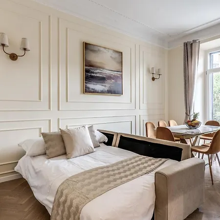 Apartment 3 Minutes Walk From Termini Station With Temple View Rome