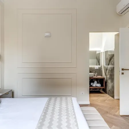 Apartment 3 Minutes Walk From Termini Station With Temple View *