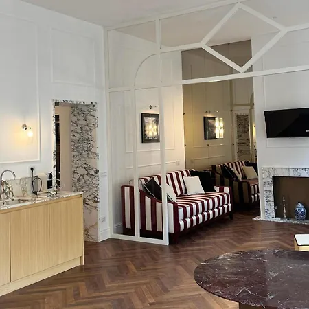 Apartment Piazza Venezia Luxe