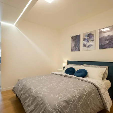 Apartment & Outdoor Patio - Colosseum & Fori Imperiali