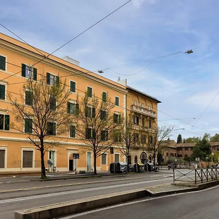 Apartment & Outdoor Patio - Colosseum & Fori Imperiali