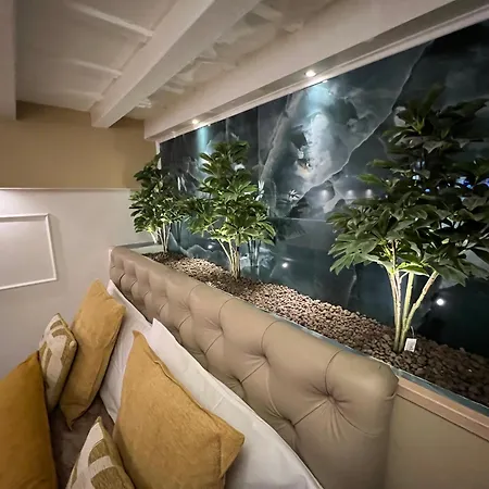 Historical Apartment *