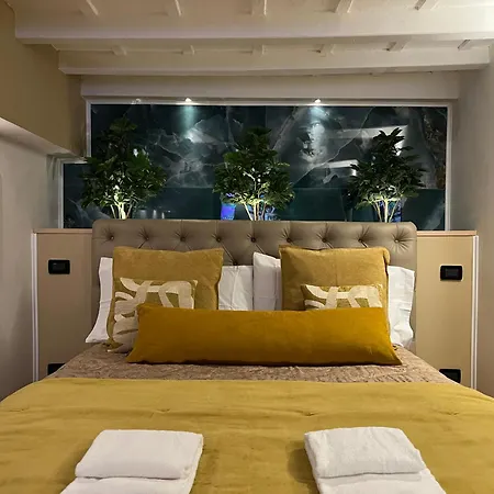 Historical Apartment *