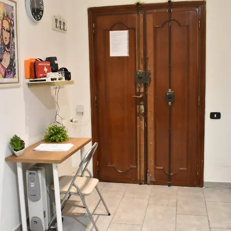 Banksy's House In Intero Apartment