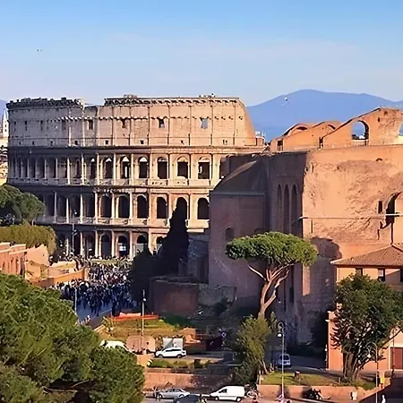 In Style Colosseum Apartment *