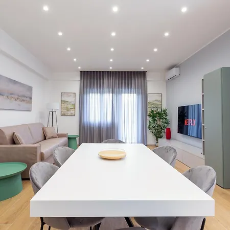 Luciano Primavera Apartment *
