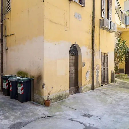 The Rent - Atmosphere And Romance: One-bedroom Just Steps From The Colosseum Apartment Rome