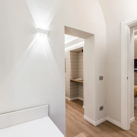 Apartment The Rent - Atmosphere And Romance: One-bedroom Just Steps From The Colosseum