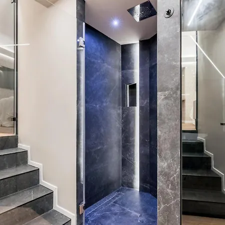The Rent - Atmosphere And Romance: One-bedroom Just Steps From The Colosseum Apartment Rome