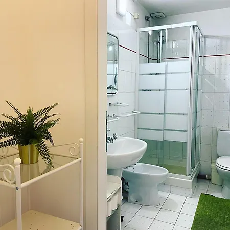 Bed & Breakfast Da Alessia Per Dormire Al Coppede 3*