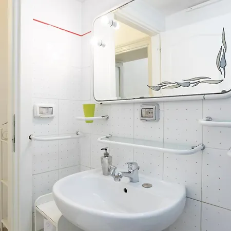 Bed & Breakfast Da Alessia Per Dormire Al Coppede 3*