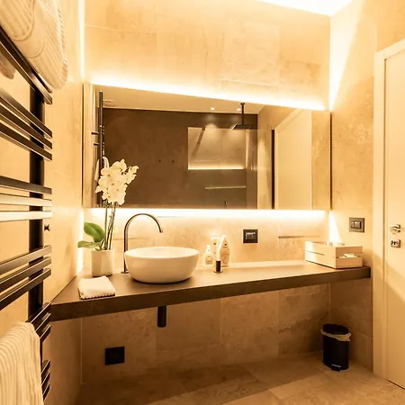 Apartment Aedrian's Loft. Boutique With Private Terrace In The Center Of Rome