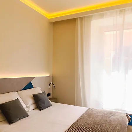 Honeycomb Apartment *