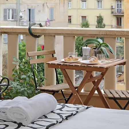 Center In A Few Minutes, La Fenice Apartment